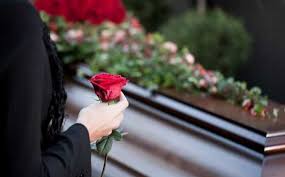 Kamera im Sarg enthüllt Bilder, die niemand erwartet hat ➤ Globenow.info