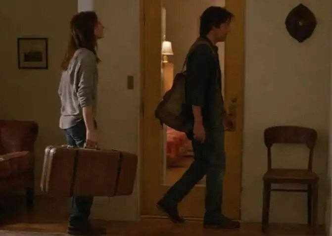 Dez anos atrás, um divórcio por conta de um escândalo de paternidade despedaçou a vida de Julian, mas uma verdade inesperada mudou tudo