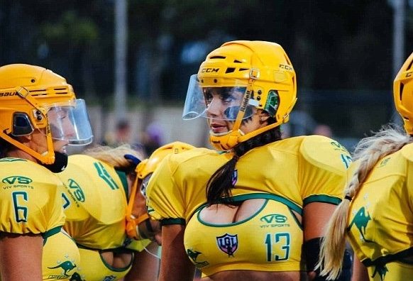 Futebol americano feminino: força, habilidade e personalidades vibrantes em campo
