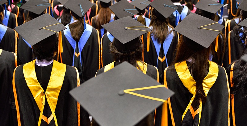 Escândalo na formatura: música tocada duas vezes sem consequências levou a uma briga na terceira vez ➤ Globenow.info