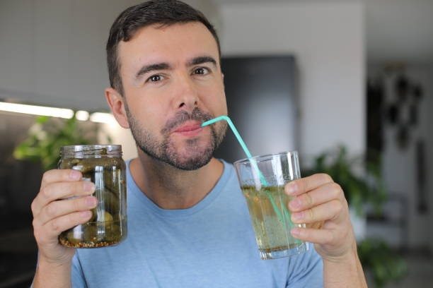 Warum das Essen von Gurken und das Trinken ihres Safts einen Monat lang Ihre Gesundheit verbessern kann