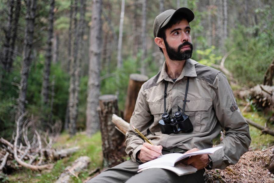 El extraño descubrimiento de un guardaparques en lo profundo del bosque