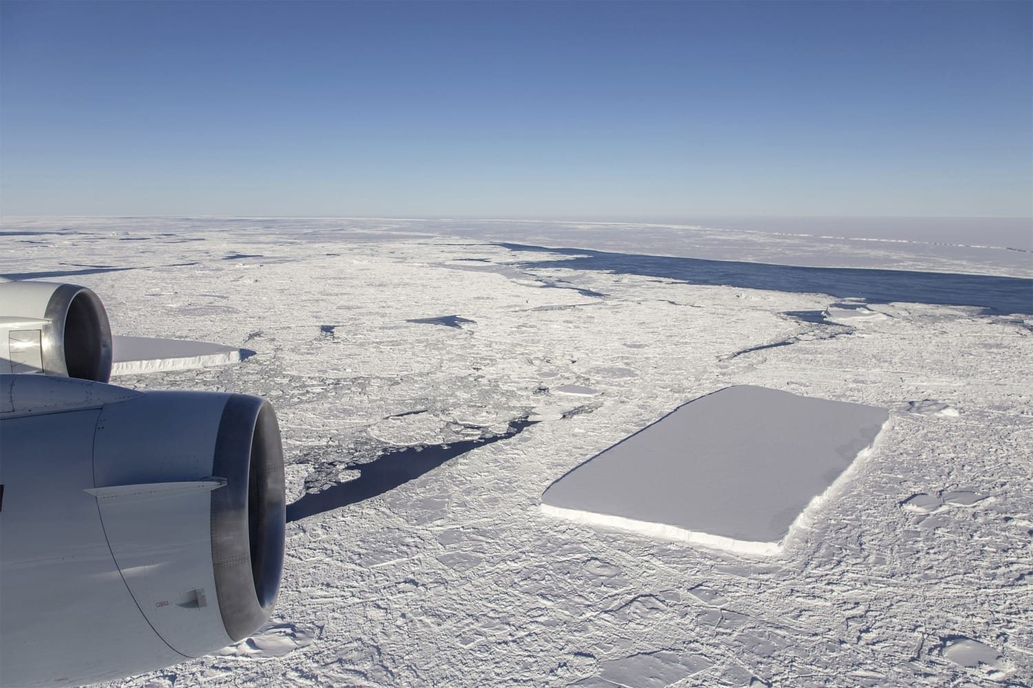 In der Antarktis ist ein perfektes Eisrechteck aufgetaucht – und die darin enthaltene Entdeckung hat das Verständnis der Wissenschaftler von der Erdgeschichte verändert ➤ Globenow.info
