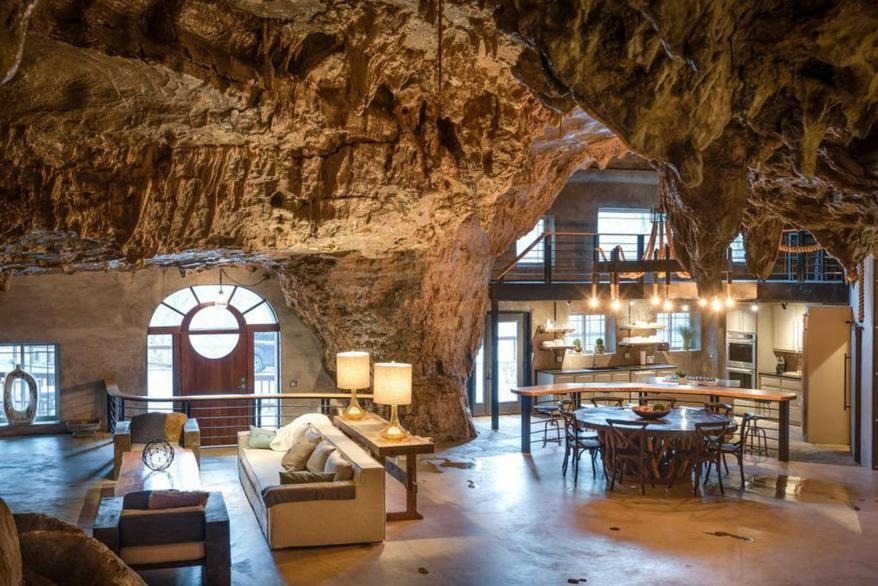 Eine 78-jährige Frau baute sich ihr Traumhaus in einer Höhle – und dessen Inneres begeistert jeden Besucher ➤ Globenow.info