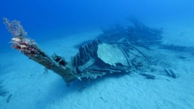 Auf dem Grund des Schwarzen Meeres wurde ein perfekt erhaltenes, über 2.400 Jahre altes Schiff entdeckt. ➤ Globenow.info