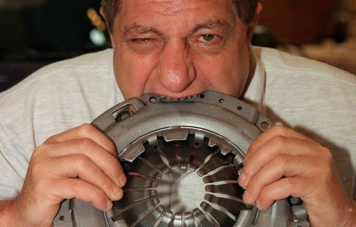 Der Mann, der ein Flugzeug aß: Die unglaubliche Geschichte von Michel Lotito ➤ Globenow.info